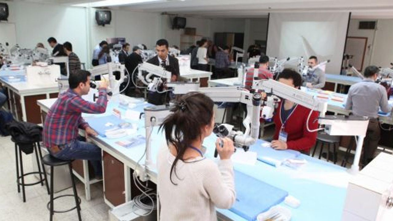 5 Günde 40 Saat Mikrocerrahi Eğitimi Aldılar