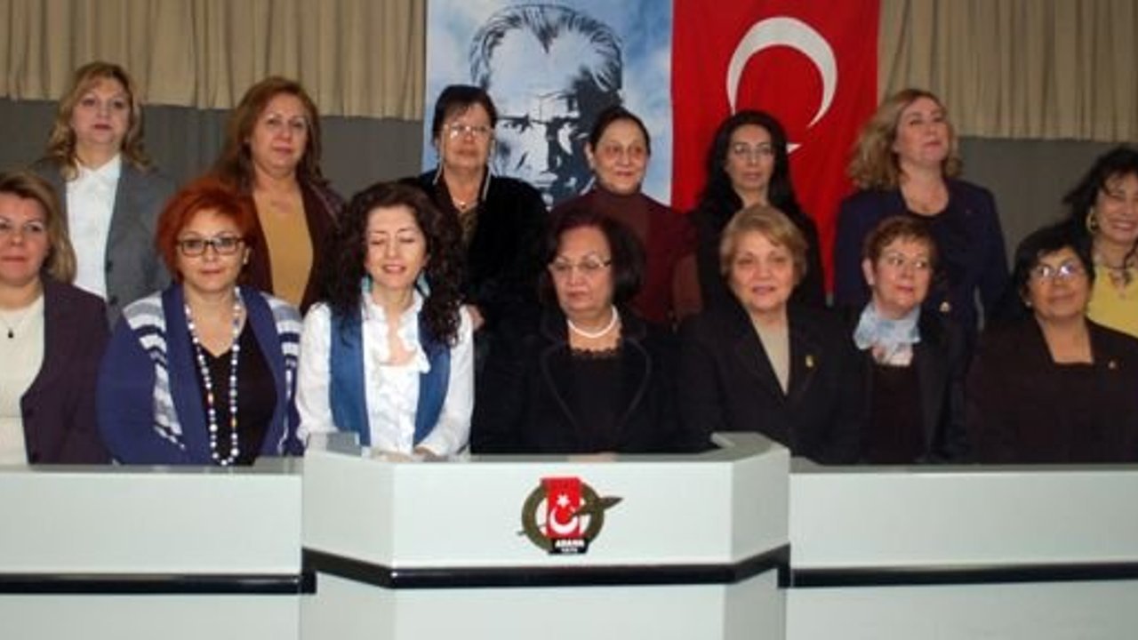 Kadınlar "Kadın-Erkek Eşitlik İhtisas Komisyonu" istiyor