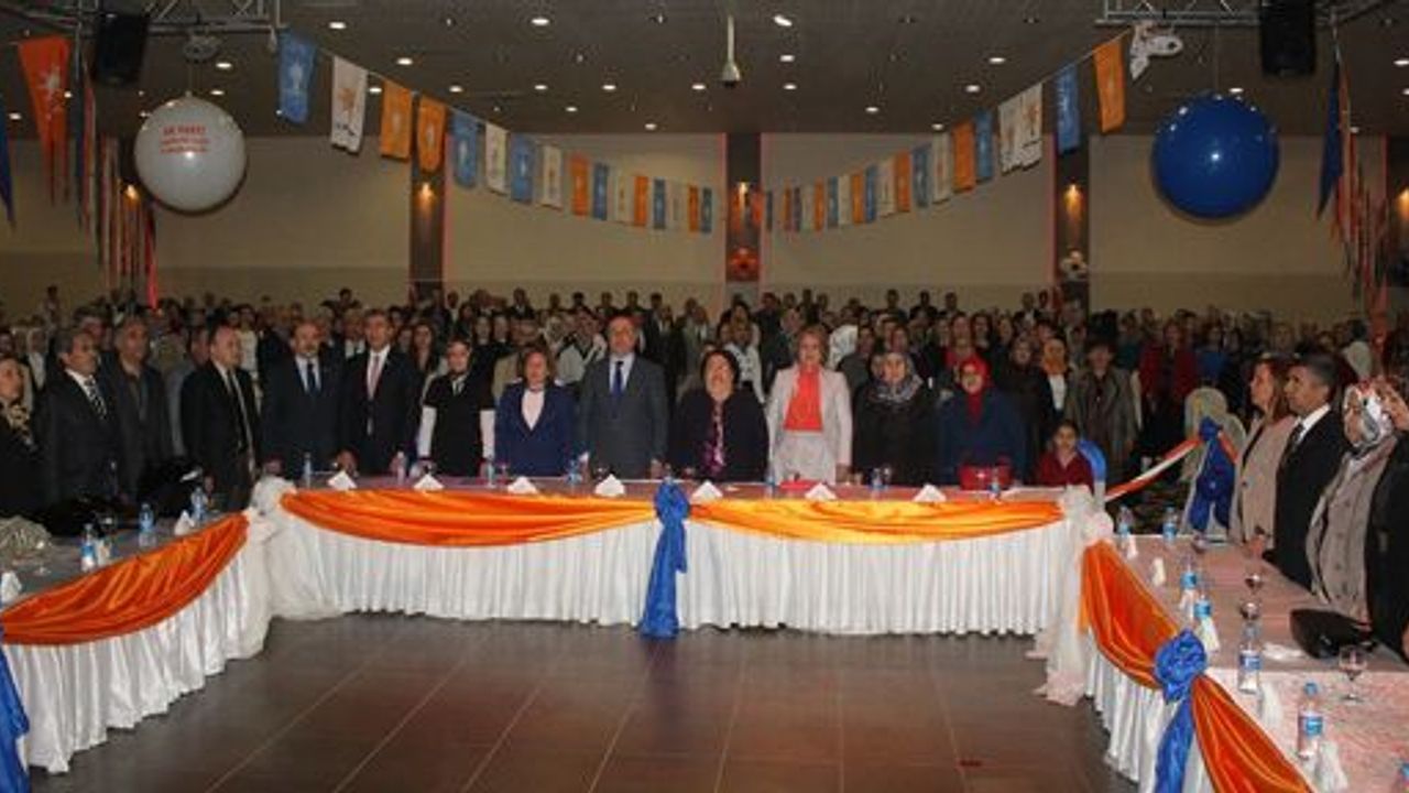 Karaköse yeniden AK Parti Kadın Kolları Başkanı