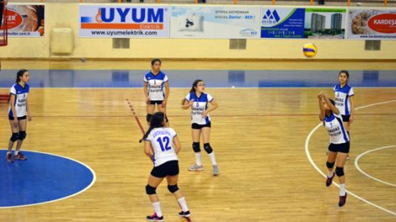  Karataş Belediye Spor Bayan Voleybol Takımı Sezonu Galibiyetle kapattı