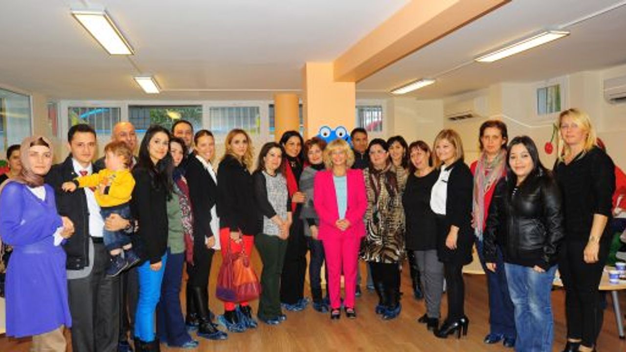 Ünlü dil bilimci Helen Doron Adana’da