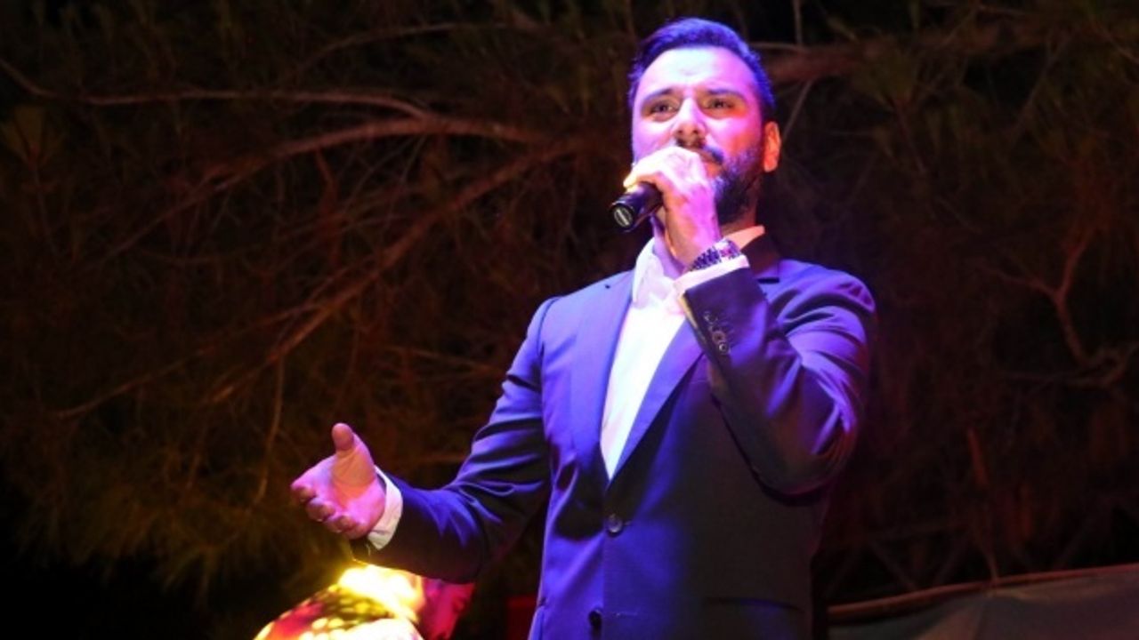 Yolda Rahatsızlanan Şarkıcı Alişan, Bursa’da Hastaneye Kaldırıldı