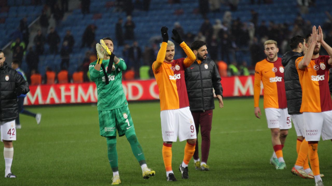 Galatasaray, Fenerbahçe İle Puanları Eşitledi!