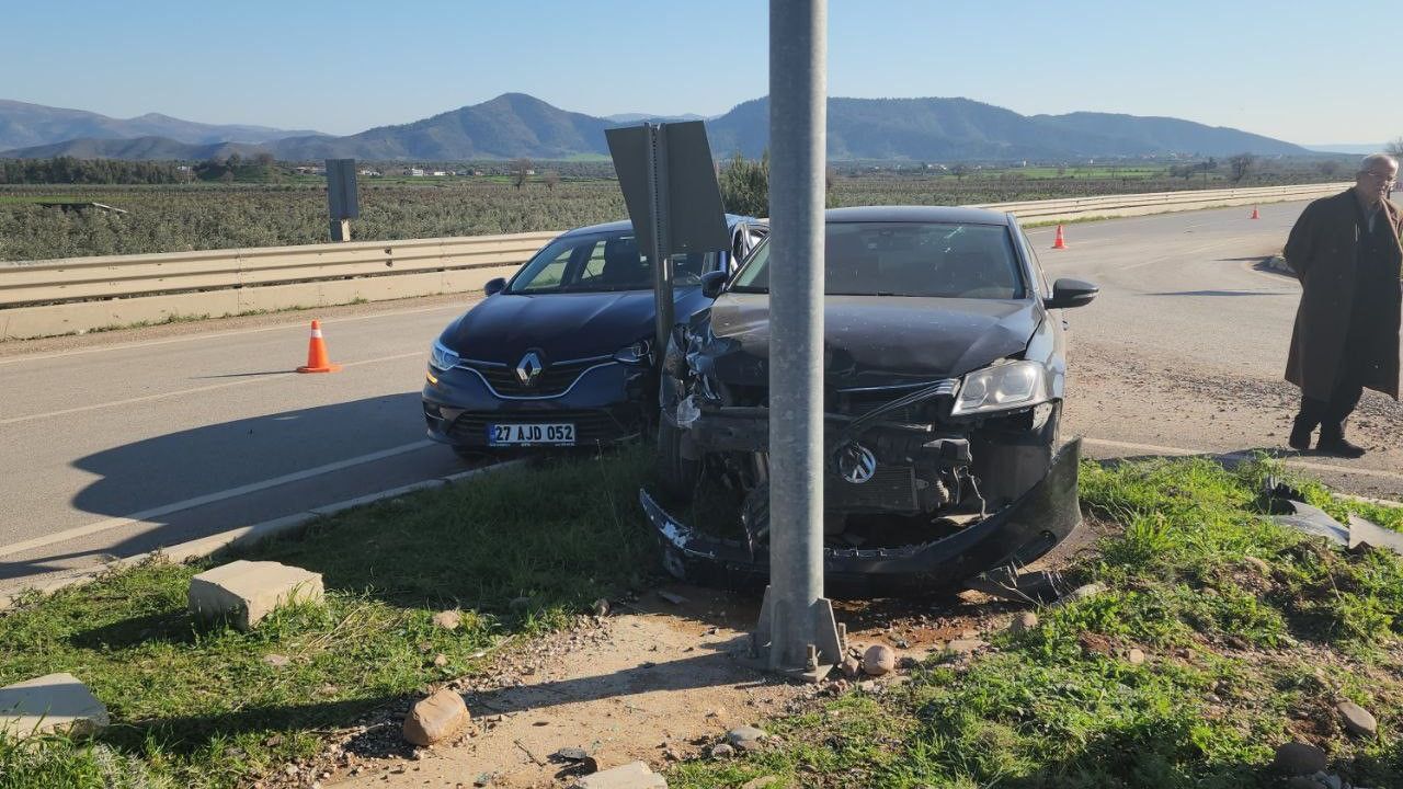 Hatay’da Trafik Kazası: 2 Yaralı