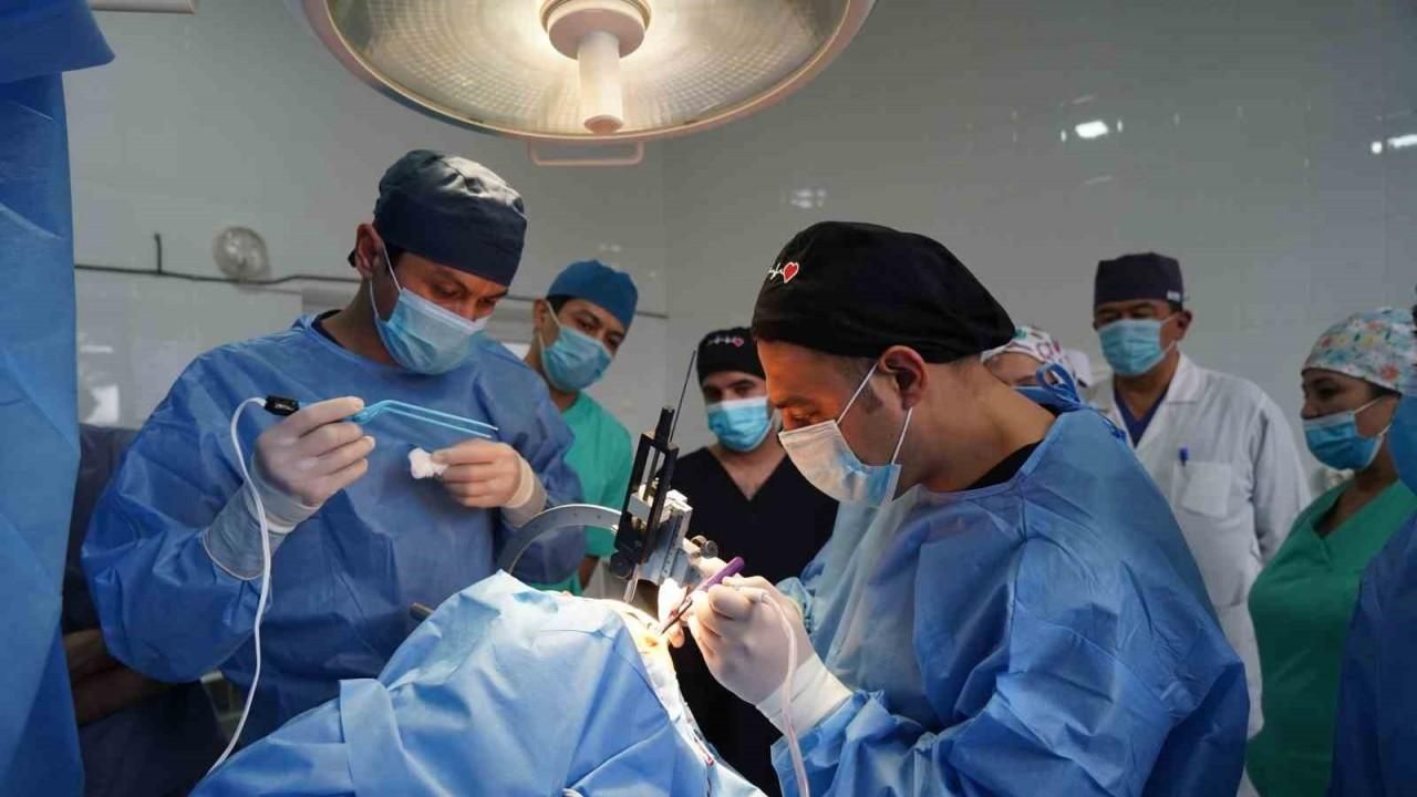 Özbekistan’ın İlk Beyin Pili Ameliyatına Türk Doktorlar İmza Attı