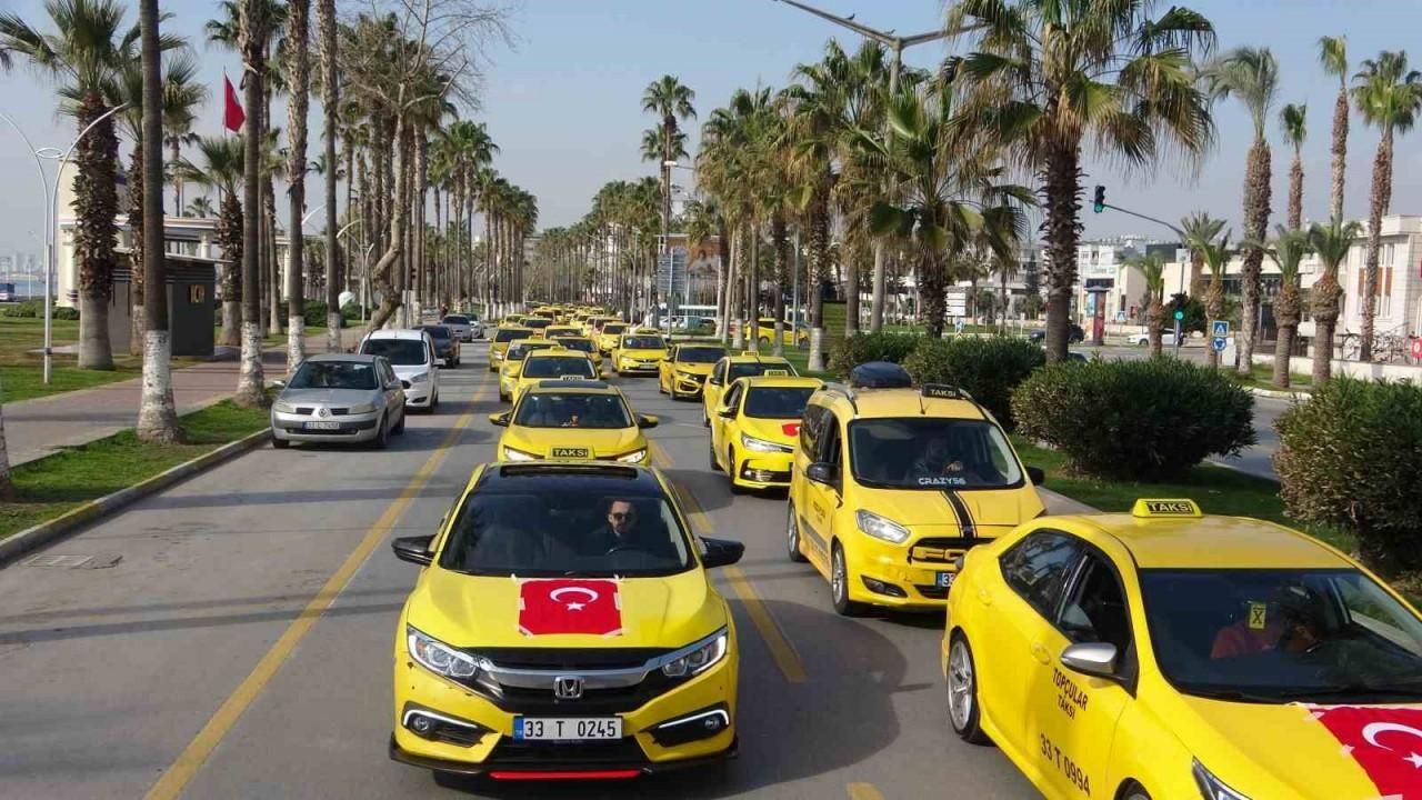 İzmir'de Cinayete Kurban Taksici, Mersin’de Düzenlenen Konvoyla Anıldı