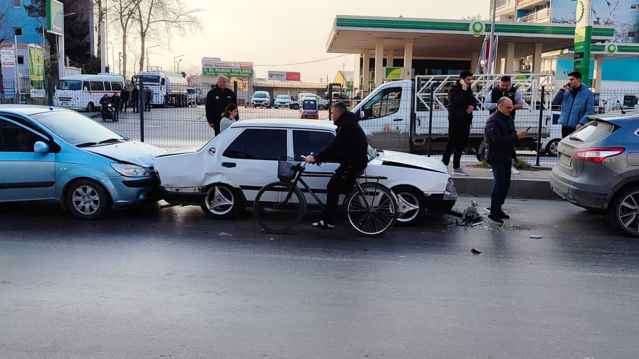 Adana’da Zincirleme Trafik Kazası!