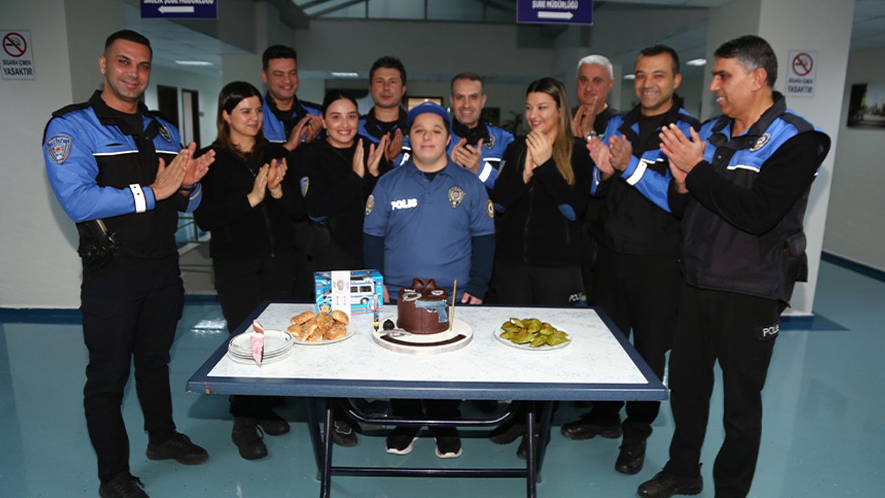 Polisten Engelleri Aşan Jest!