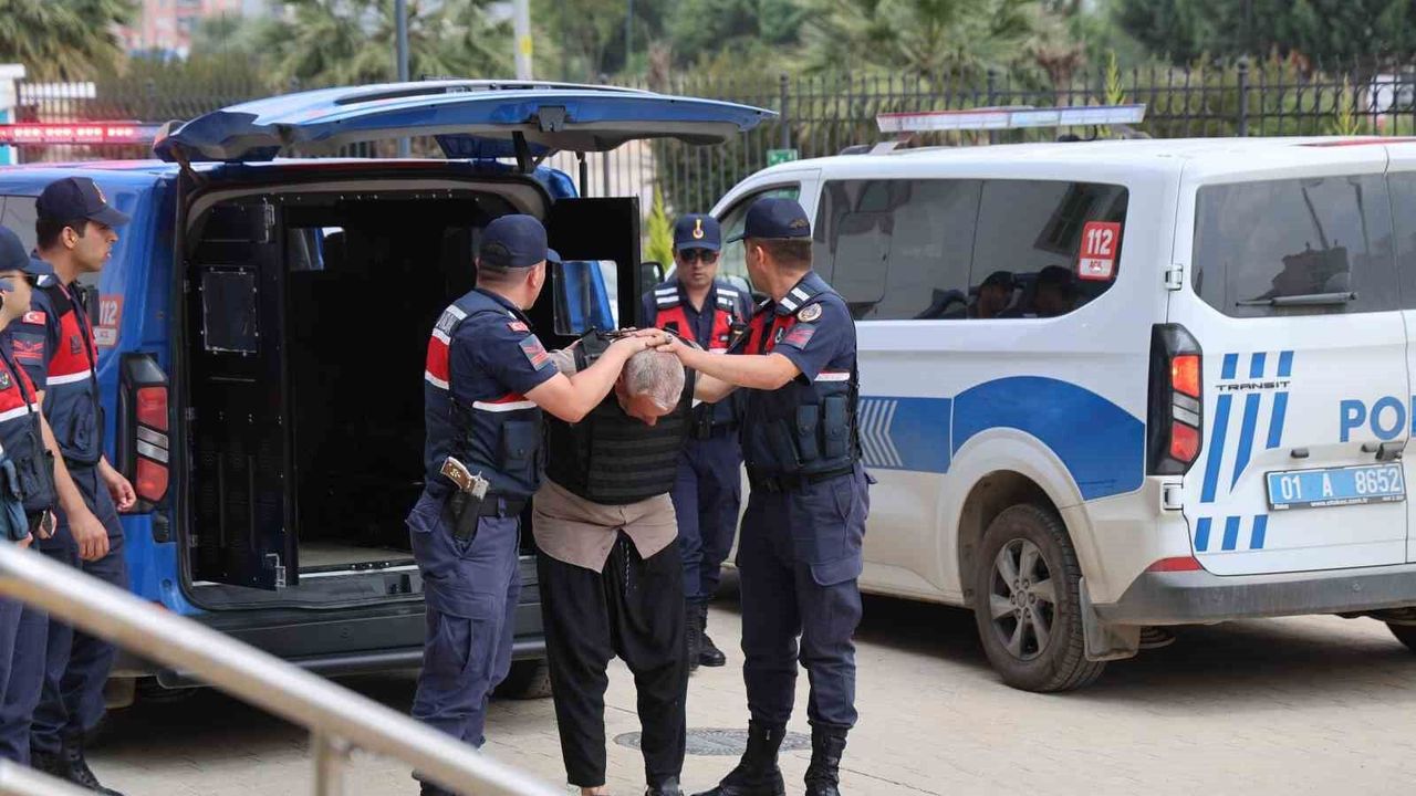 Kozan’daki Çifte Cinayet Şüphelisi Adliyeye Sevk Edildi