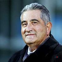 Mahmut N. Uslu Kimdir?