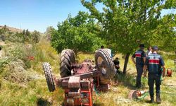 Devrilen Traktörün Altında Kalan Sürücü Hayatını Kaybetti