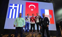 Yunan Rakibini Yenerek Dünya Muay Thai Şampiyonu Oldu!