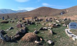 Konargöçer Kabristanları Görenlerin Yüreklerini Burkuyor