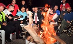 Kamp Ateşinde Türküler Söyledi