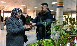 Ankara Metro İstasyonunu Çiçek Kokuları Sardı