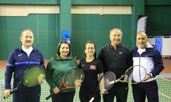 Mersin’de Dünya Kadınlar Gününde Tenis Turnuvası