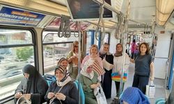 Gazze İçin Metroda Örgü Örerek Yolculuk Yaptılar