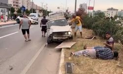 Mersin’de 3 Kişinin Yaralandığı Trafik Kazası Kamerada