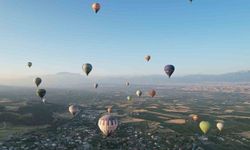 Pamukkale’de Balonlar Günde 300 Turist İle Birlikte Yükseliyor