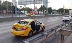 Motosikletli Taksiye Arkadan Çarptı: 2 Yaralı