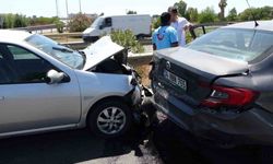 İki Otomobilin Çarpıştığı Kazada Kimsenin Burnu Kanamadı