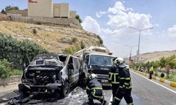 Mardin’de Seyir Halindeki Ticari Araç Alevlere Teslim Oldu