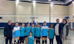 Öğrenciler Voleybolda Tarihe Geçiyor!