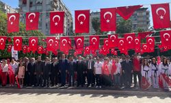 Adana’da 19 Mayıs Coşkusu Atatürk Parkı’ndan Meydanlara Taştı
