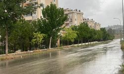 Adana’da Sabah Saatlerinde Sağanak Yağış