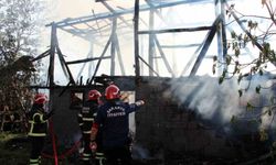 Alevlere Teslim Olan Samanlık Küle Döndü