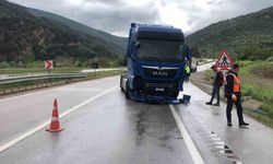 Kontrolden Çıkan Tır Karşı Şeride Geçti: 1 Yaralı
