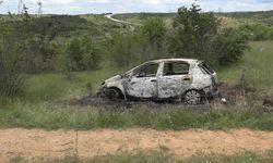 Evini Ve Aracını Yaktı, Bir Kadını Katledip Canına Kıydı