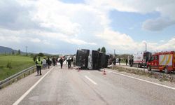 Yolcu Otobüsü Devrildi 13 Kişi Yaralandı