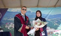 Fakülteye Damga Vuran Mezuniyet: Hem Hafız Oldu Hem Birinci Çıktı
