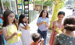 Öğrenciler Doğal Limon Dondurmasıyla Serinlediler