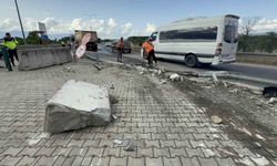 Tır Karayolları Binasını Teğet Geçti