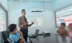 Adana’da Genç Sporculara Kritik Uyarı: “Telefonu Bırak, Yüzmeye Devam Et!”