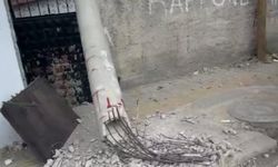 Elektrik Direğine Çarpan Traktör, Yüreğir’i Karanlığa Sürükledi