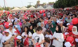 Merkez Park’ta Sürpriz Etkinlik! Adanalılar Gökyüzüne Mesaj Bıraktı