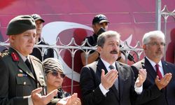 Şehitlikte Sessizlik Hakimdi, O El Herkesi Duygulandırdı!