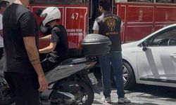 Tramvaya Çarptı, Ortalık Karıştı! Ünlü Caddede Panik Dolu Anlar