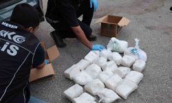 Bardak Değil Zehir! Kolilerden 31 Kilo 550 Gram Uyuşturucu Çıktı