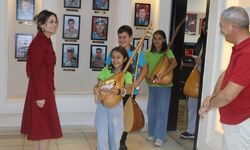 Feke’de Kursiyerler Kaymakam Yılmaz’a Bağlama Çaldı