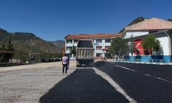 Feke’de Modern ve Konforlu Okul Bahçesi Öğrencileri Bekliyor