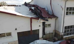 Adana Kozan’da Hortum Felaketi: Lisenin Çatısı Uçtu, Öğrenciler Şaşkın!