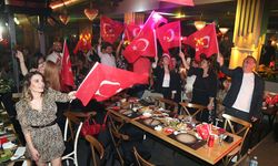 'Cumhuriyet’ Coşkusu Mekandan Sokağa Taştı