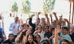 Sevil Başkan Öğrencilerle Buluştu, Okulda Sevgi Seli Yaşandı!