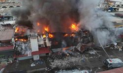 Adana’da Geceyi Alevler Sardı! Yangın Dronla Havadan Görüntülendi