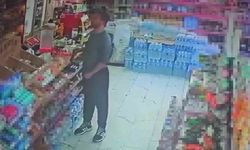 Market Sahibinin Gözünün Önünde Hırsızlık! O Anlar Kamerada