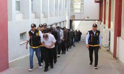 Adana Merkezli Dev Vurgun: 1,8 Milyar Liralık Dolandırıcılık Şebekesi Çökertildi!